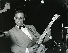 Ian Rilen Playing an electric guitar.jpg