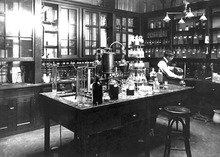 1905 Otto Folin in biochemistry lab at McLean Hospital byAHFolsom Harvard.png