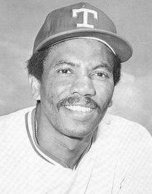 Leo Cardenas - Texas Rangers - 1974.jpg