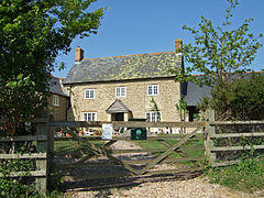 Tut Hill Farmhouse - geograph.org.uk - 420867.jpg