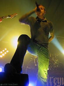 Varkatzas with Atreyu in 2006