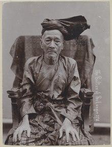 KITLV - 7248 - Lambert & Co., G.R. - Singapore - Sir Abdul Samad, Sultan of Selangor - circa 1890.tif