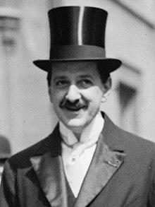 Frank Gould LCCN2014693260 (cropped).jpg