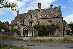 Houses in Coln St Dennis (geograph 4027221).jpg