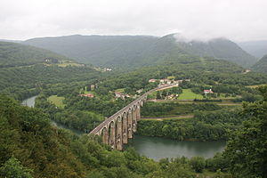 Viaduc de Cize-Bolozon 190610.JPG