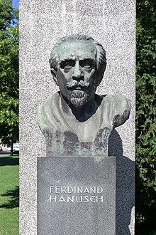 Wien - Denkmal der Republik, Ferdinand-Hanusch-Büste.JPG