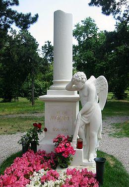 Sankt Marxer Friedhof Mozart-Grabmal 2.jpg