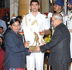 The President, Shri Pranab Mukherjee presenting the Dhyan Chand Award for the year-2016 to Ms. Satti Geetha for Athletics, in a glittering ceremony, at Rashtrapati Bhavan, in New Delhi on August 29, 2016.jpg