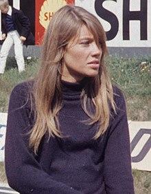 Françoise Hardy, 1966, Royat, tournage du film Grand Prix (cropped).jpg