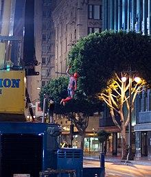Spider-Manswinging2 (cropped).jpg