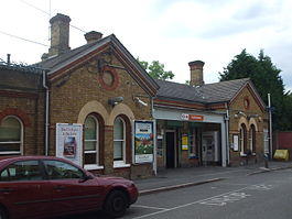 Sydenham station main building June 2010.JPG