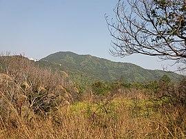Western slope of Razor Hill (Che Kwu Shan) from Autau, Tsenglanshue.jpg