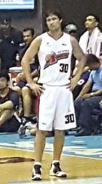 PBA - Meralco vs Alaska - Eric Menk - Alaska - 2016-0425 (26581727291).jpg