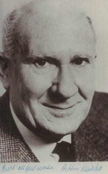 Actor Arthur Hewlett.jpeg