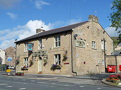 Emmot-Arms-Laneshawbridge.JPG