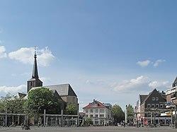 Geldern, Sankt Maria Magdalenakirche op de Markt DmGE10012 foto4 2013-04-30 16.16.jpg