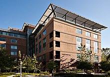 UCI Donald Bren Hall.jpg