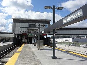 West Dublin Pleasanton station, February 2011.jpg