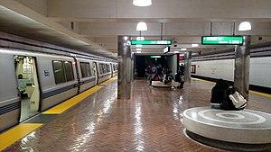 BART train at Montgomery station, October 2017.jpg