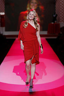 Mamie Gummer at Heart Truth 2010.jpg