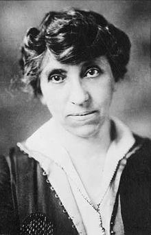 Julia Clifford Lathrop first chief US Childrens Bureau.jpg