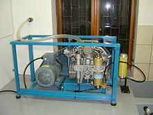 Small stationary Bauer HP compressor installation DSC09403.JPG