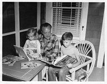 Gustaf Tenggren with children 1950.jpg