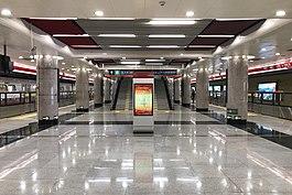 Platform of Tian'anmen East Station (20200416103449).jpg