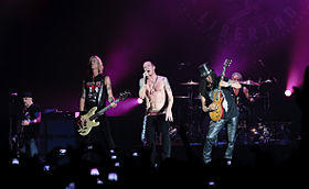 Velvet Revolver in 2007. From left to right: Dave Kushner, Duff McKagan, Scott Weiland, Slash, Matt Sorum