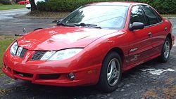 2003-05 Pontiac Sunfire Sedan.jpg
