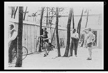Paris 1900 - Cycling - Participants in the bicycleenclosure.jpg