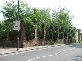 Crouch End stn building2 2010.JPG