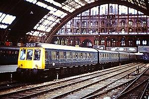 Class 127 in St Pancras 23725759024.jpg