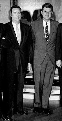 Robert E. Cook and JFK, 1961-5-25 KN-17923.jpg