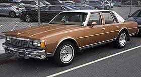 1978 Chevrolet Caprice Classic sedan, front left (Harlem).jpg