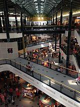 Mall of America interior three-level corridor.jpg
