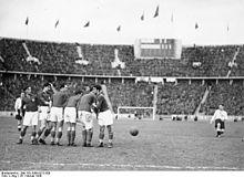 Bundesarchiv Bild 183-2008-0213-500, Berlin, Fußball-Länderspiel Deutschland-Jugoslawien.jpg