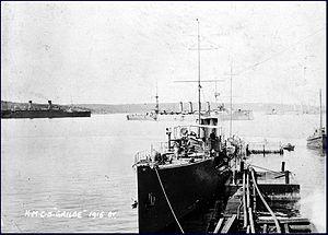 HMCS Grilse in 1916 CN-3261.jpg