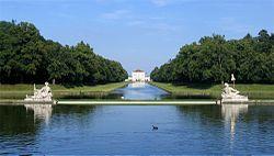 Muenchen Nymphenburg Durchblick Grosse Kaskade-1.jpg
