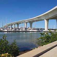 Clearwater Memorial Causeway main span 3Nov2017 (4).jpg