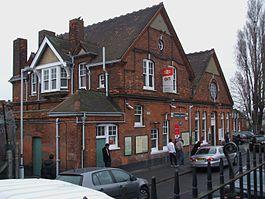 Streatham Common stn east building.JPG
