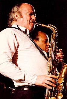 Dean performing in 1977