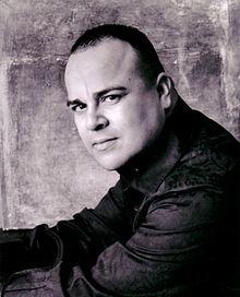 Rigoberto González.jpeg