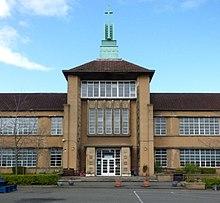 Notre Dame High School (geograph 5319675).jpg