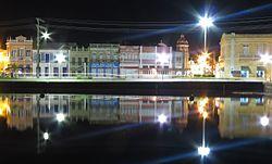 Reflexo no cais.jpg