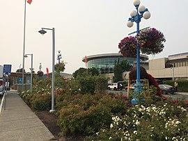 Victoria Intl' Airport Rotunda, Aug. 2017.jpg