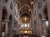 Modena Cathedral inside.jpg