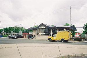 Central Islip LIRR Station.jpg