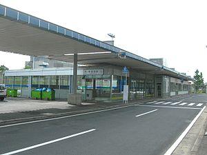 Higashi-Narita-Station-20100719.jpg
