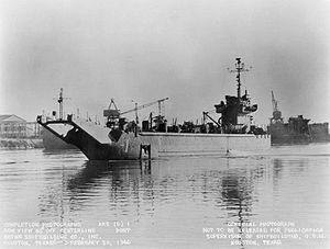 USS Gypsy (ARS(D)-1), lead ship of the Gypsy class, underway at Houston, TX, in 1946.